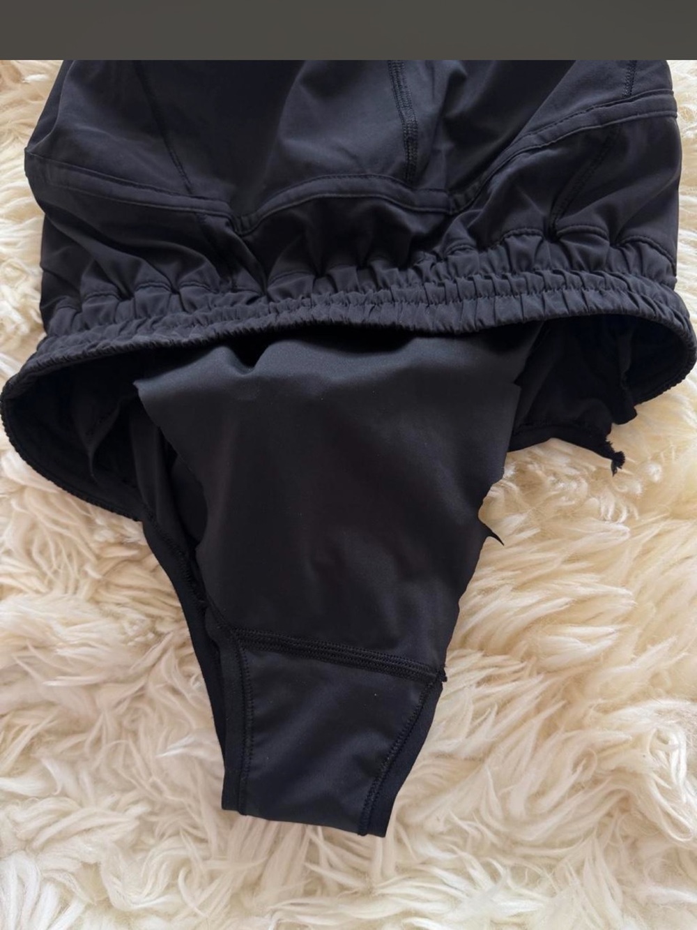 Lululemon track that shorts size 6 black cut out liner - Picture 4 of 4